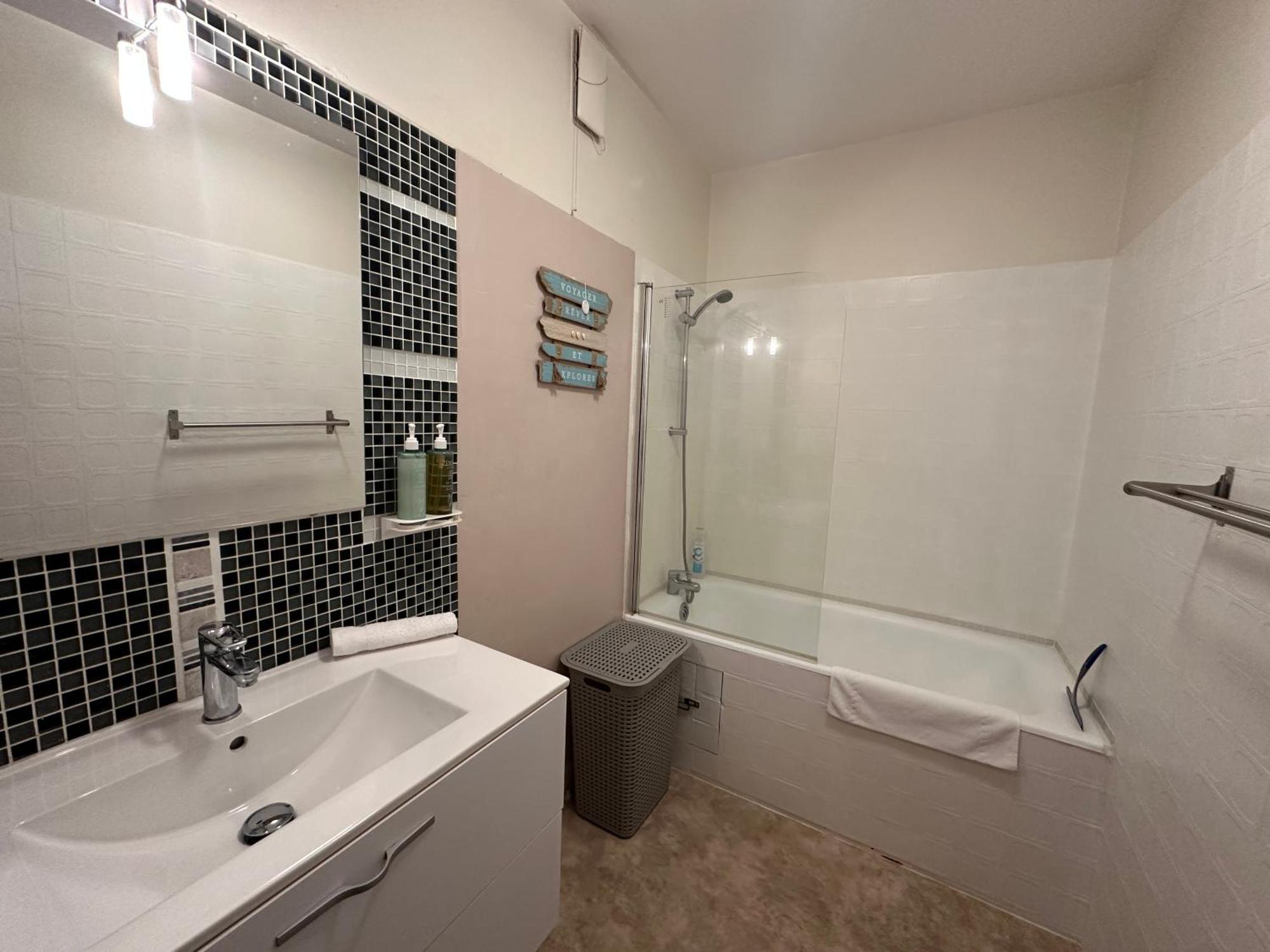 Orleans Centre Proche Gare - Appartement Fonctionnel Residence Calme Parking Prive Gratuit - Le Central Elegance Εξωτερικό φωτογραφία