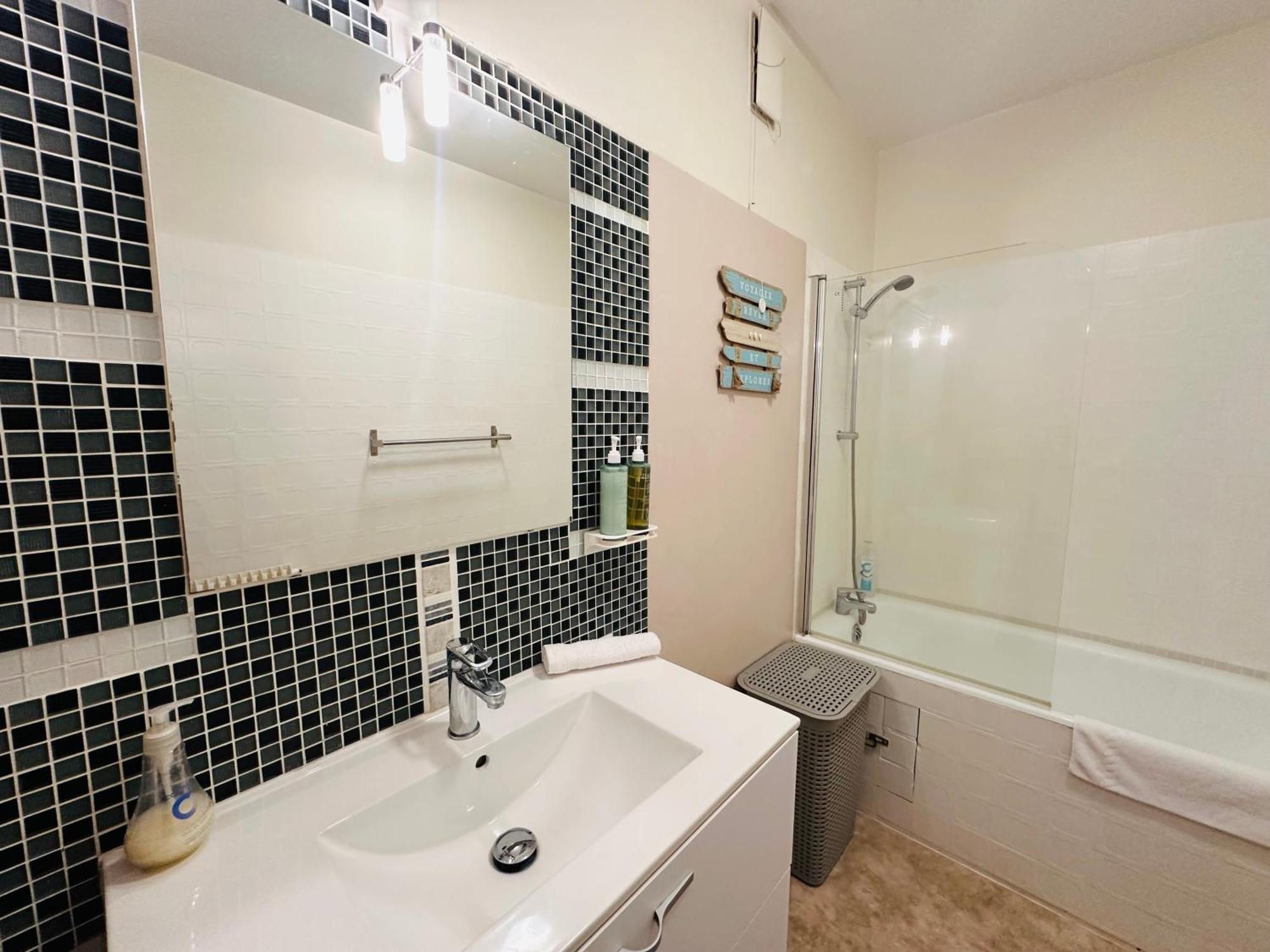 Orleans Centre Proche Gare - Appartement Fonctionnel Residence Calme Parking Prive Gratuit - Le Central Elegance Εξωτερικό φωτογραφία